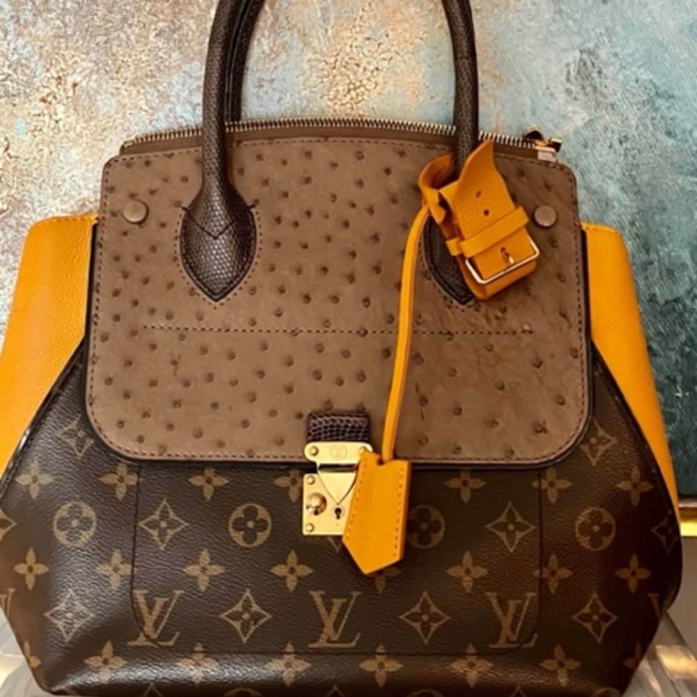 Louis Vuitton PM Majestueux Exotique Ocre ostrich LIMITED EDITION Handbag/tote